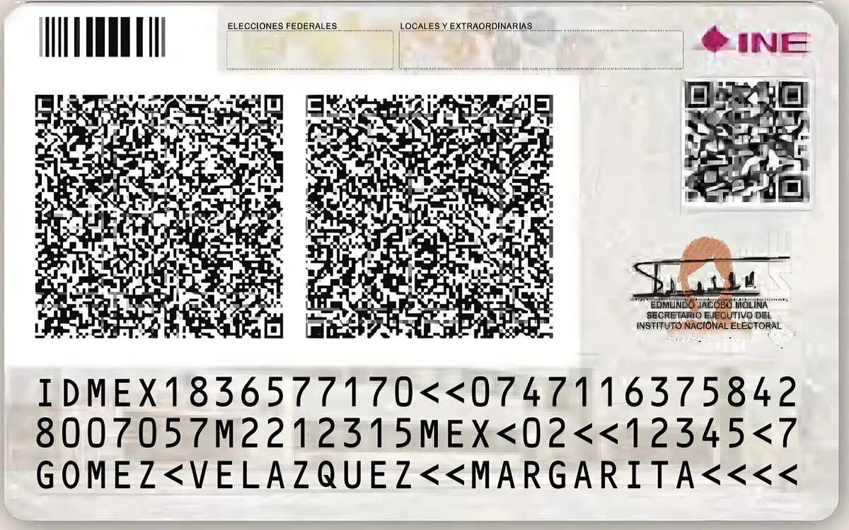 Reverso del espécimen oficial de la credencial para votar, con códigos QR y zona de lectura mecánica
