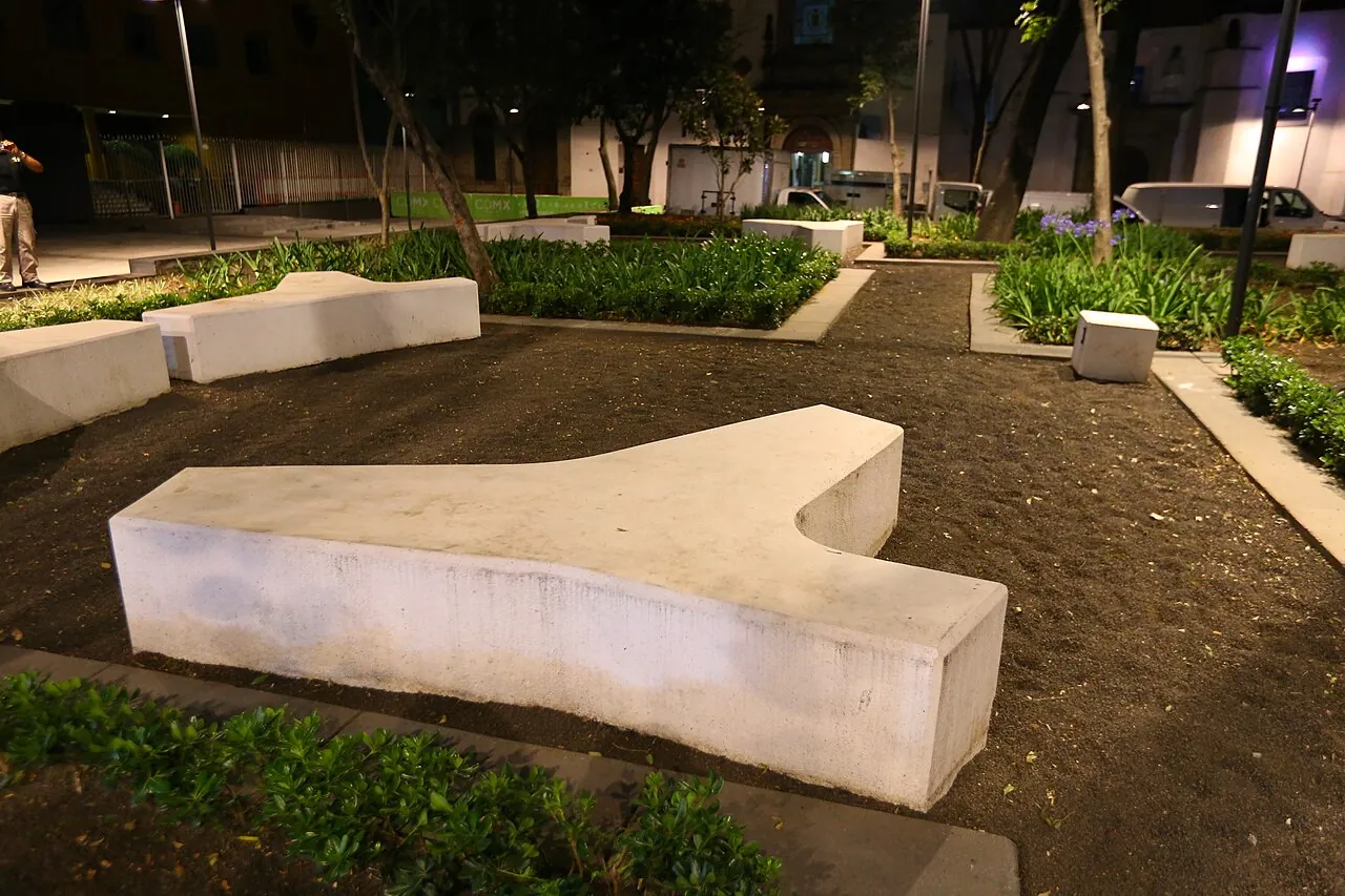 Plaza de la Identidad, junto a la sede del Registro Civil de la Ciudad de México